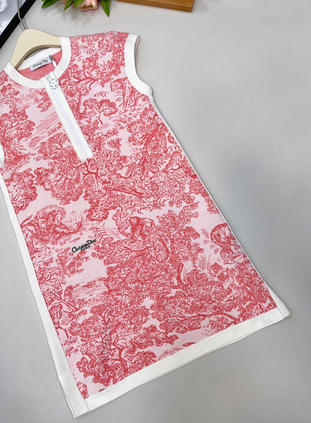 🆕Dior2024新款半开襟针织提花背心裙。定制YB进口纱线织造 质感舒适 分量十足 背心裙版型 通体包