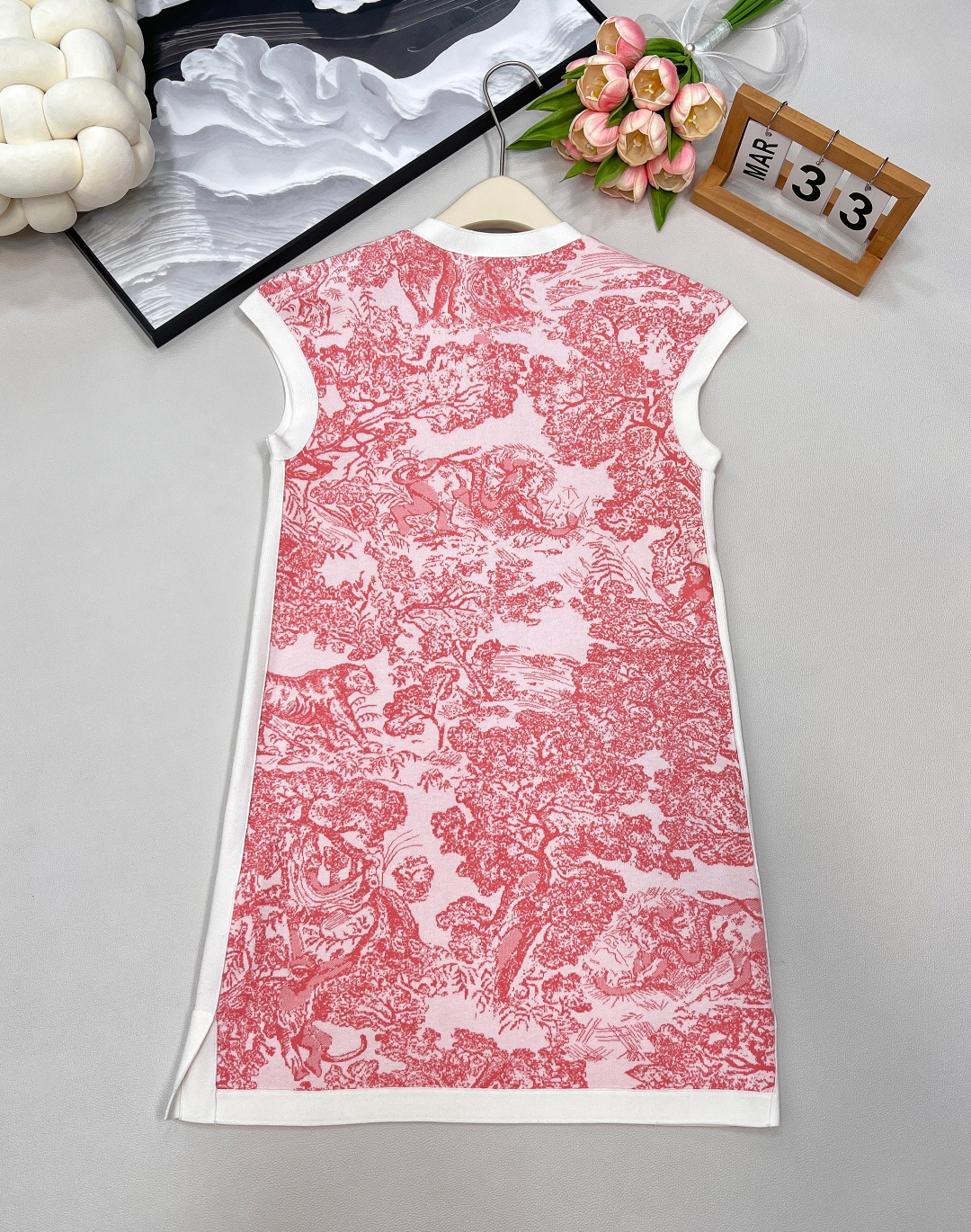 🆕Dior2024新款半开襟针织提花背心裙。定制YB进口纱线织造 质感舒适 分量十足 背心裙版型 通体包