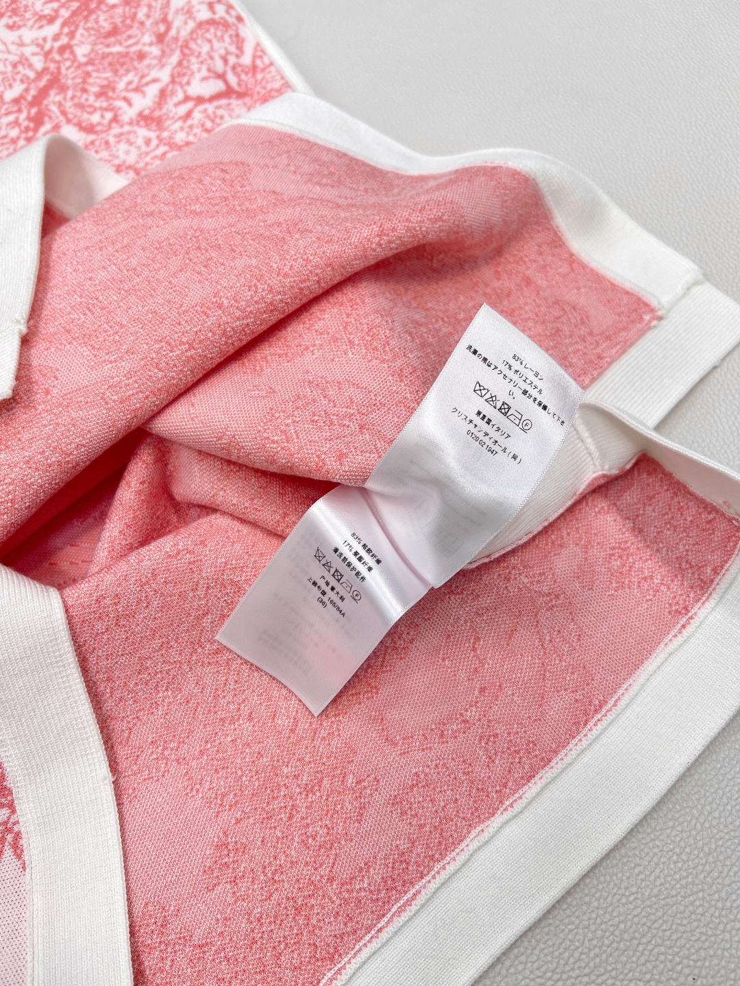 🆕Dior2024新款半开襟针织提花背心裙。定制YB进口纱线织造 质感舒适 分量十足 背心裙版型 通体包