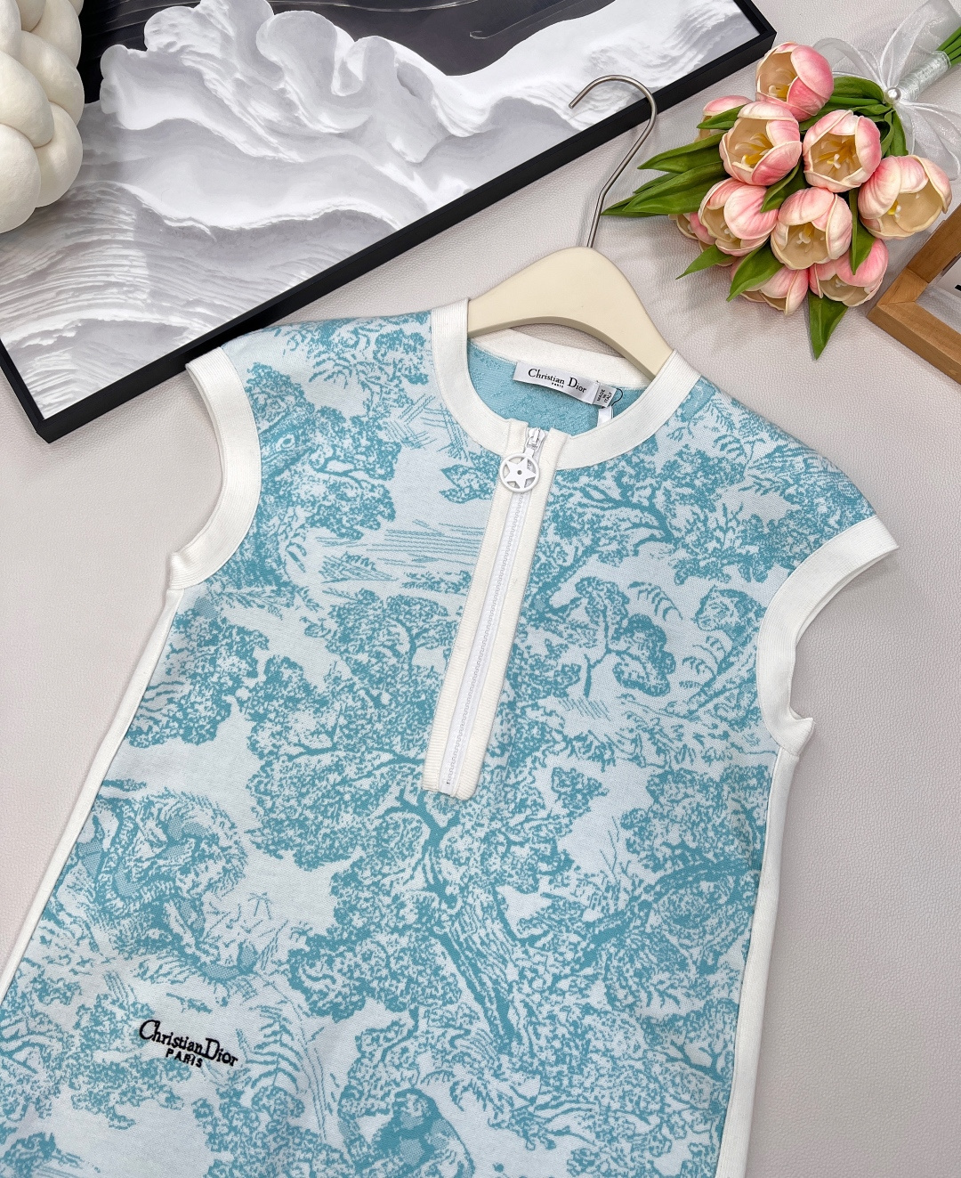 🆕Dior2024新款半开襟针织提花背心裙。定制YB进口纱线织造 质感舒适 分量十足 背心裙版型 通体包