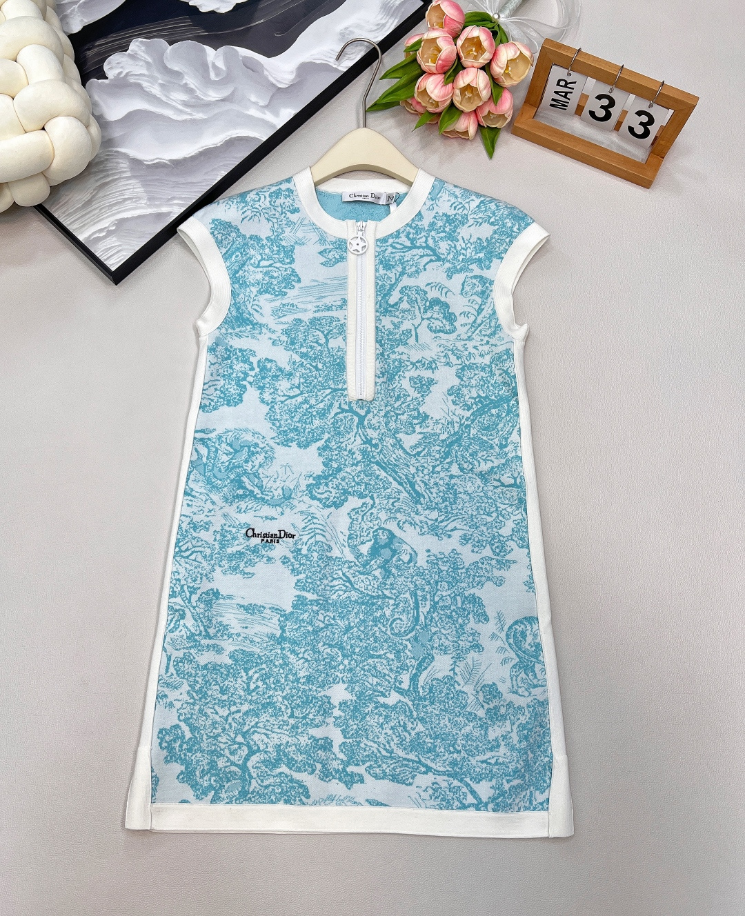 🆕Dior2024新款半开襟针织提花背心裙。定制YB进口纱线织造 质感舒适 分量十足 背心裙版型 通体包