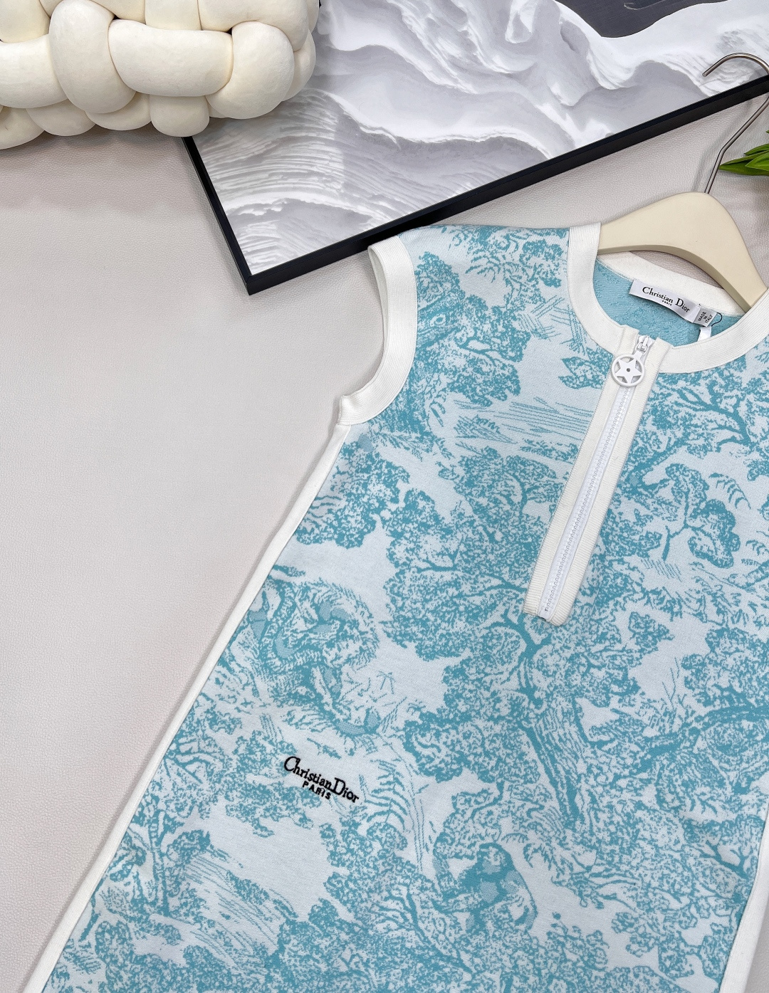 🆕Dior2024新款半开襟针织提花背心裙。定制YB进口纱线织造 质感舒适 分量十足 背心裙版型 通体包