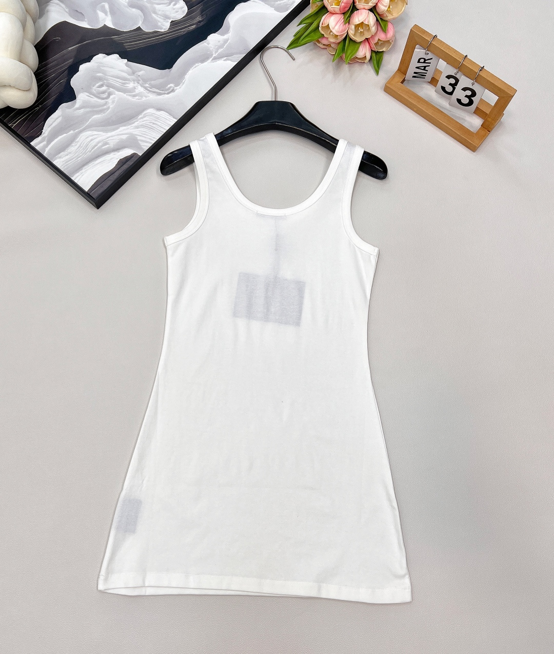 🆕 PRADA 新款经典三角徽标背心连衣裙气质单品 这个连衣裙太好看了吧，夏季穿搭中的修身连衣裙，可以展