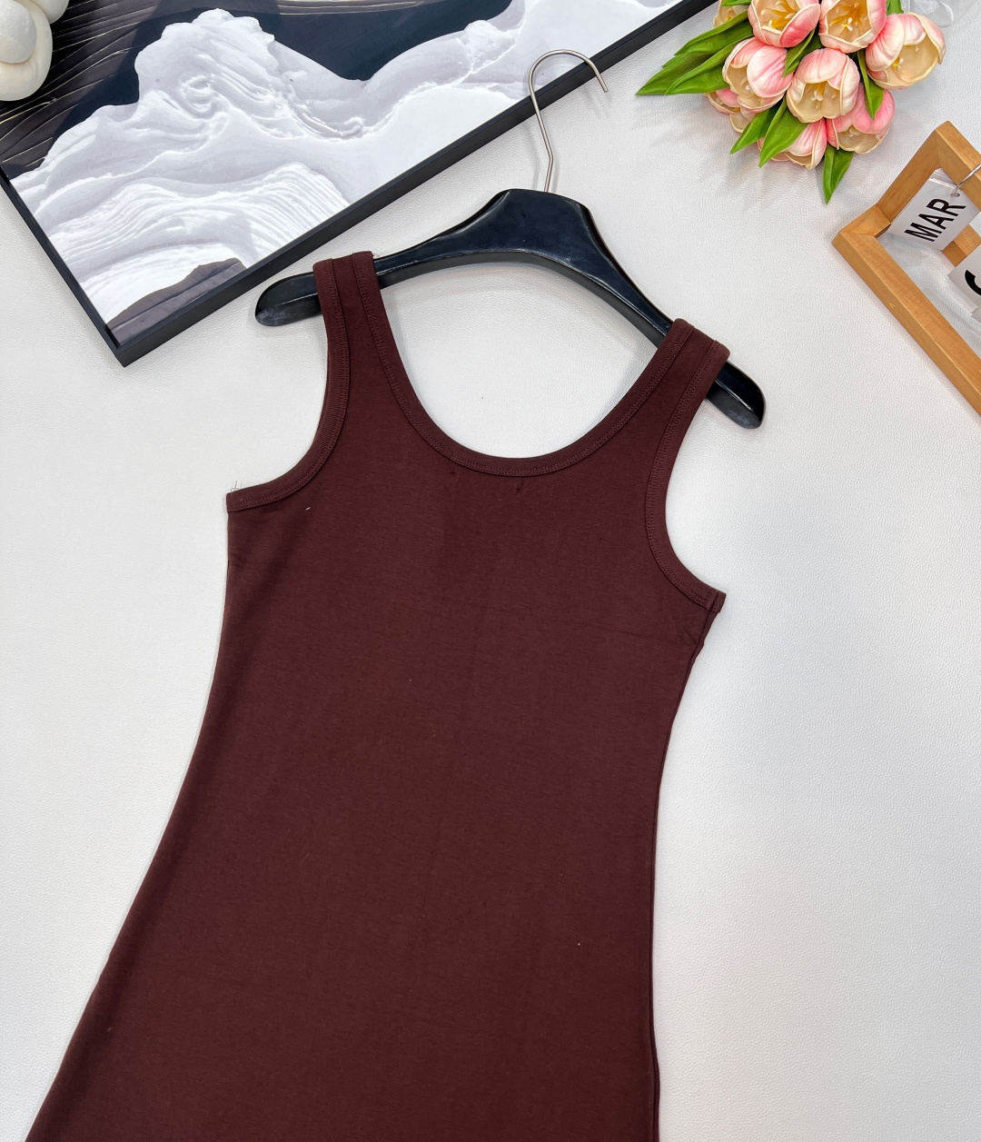 🆕 PRADA 新款经典三角徽标背心连衣裙气质单品 这个连衣裙太好看了吧，夏季穿搭中的修身连衣裙，可以展