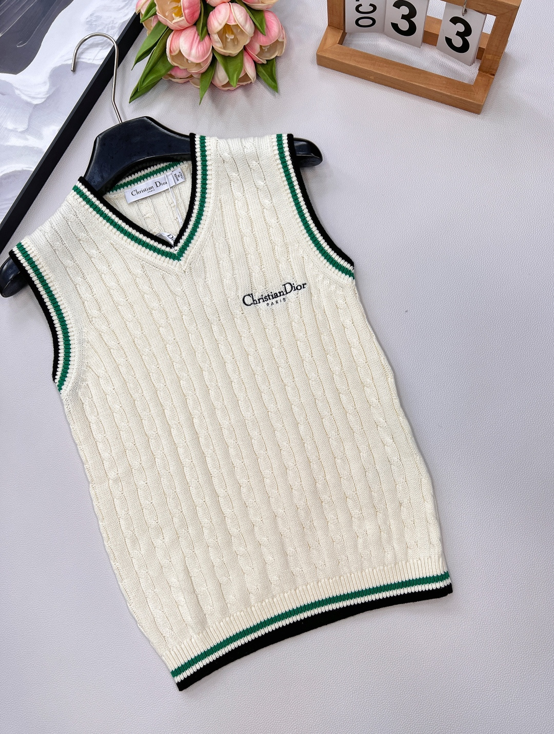 🆕Dior新款麻花针织条纹套头背心，定制YB丝毛针织材质 亲肤软糯 密实细腻 正肩V领背心版型 成衣超重