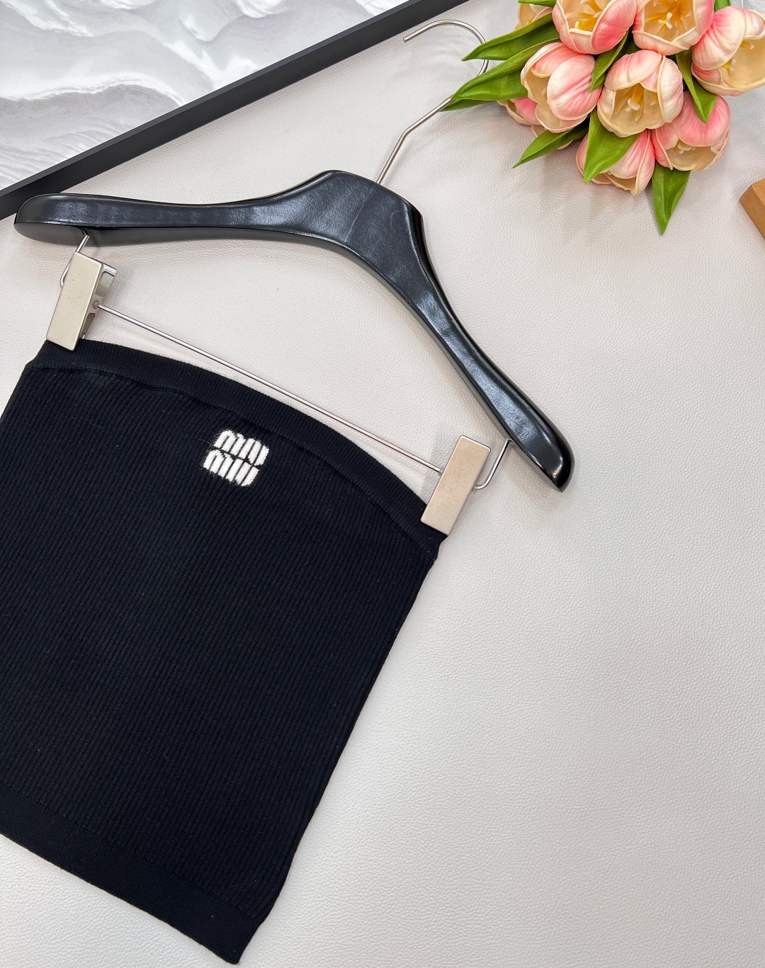 🆕Miumiu撞色字母提花经典微标针织抹胸上衣丨⚠独家yb开发！高版出品！区别市面版本，超显瘦小蛮腰 真