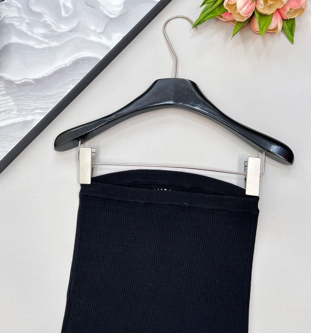 🆕Miumiu撞色字母提花经典微标针织抹胸上衣丨⚠独家yb开发！高版出品！区别市面版本，超显瘦小蛮腰 真