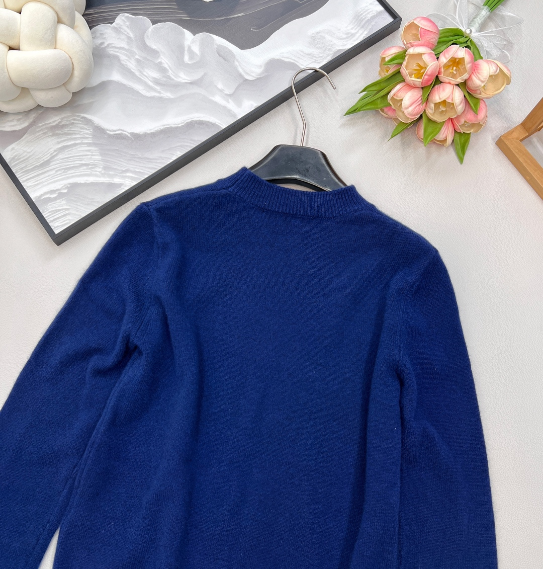 🆕Louis Vuitton新款亮片刺绣字母logo套头毛衣，定制YB羊绒羊毛纱线织造 质感高级 舒适柔