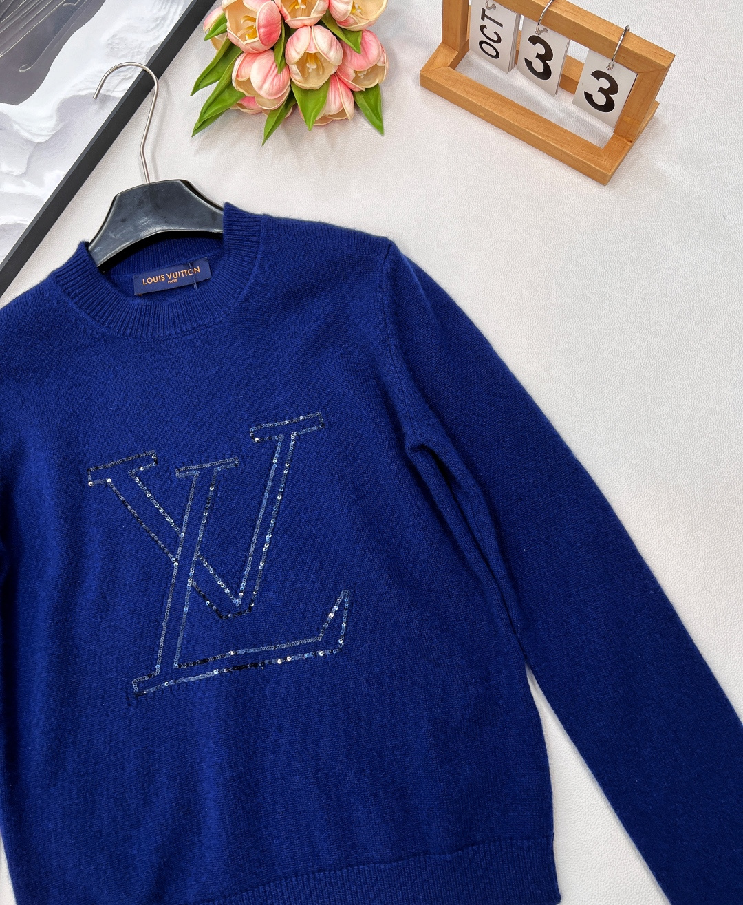 🆕Louis Vuitton新款亮片刺绣字母logo套头毛衣，定制YB羊绒羊毛纱线织造 质感高级 舒适柔