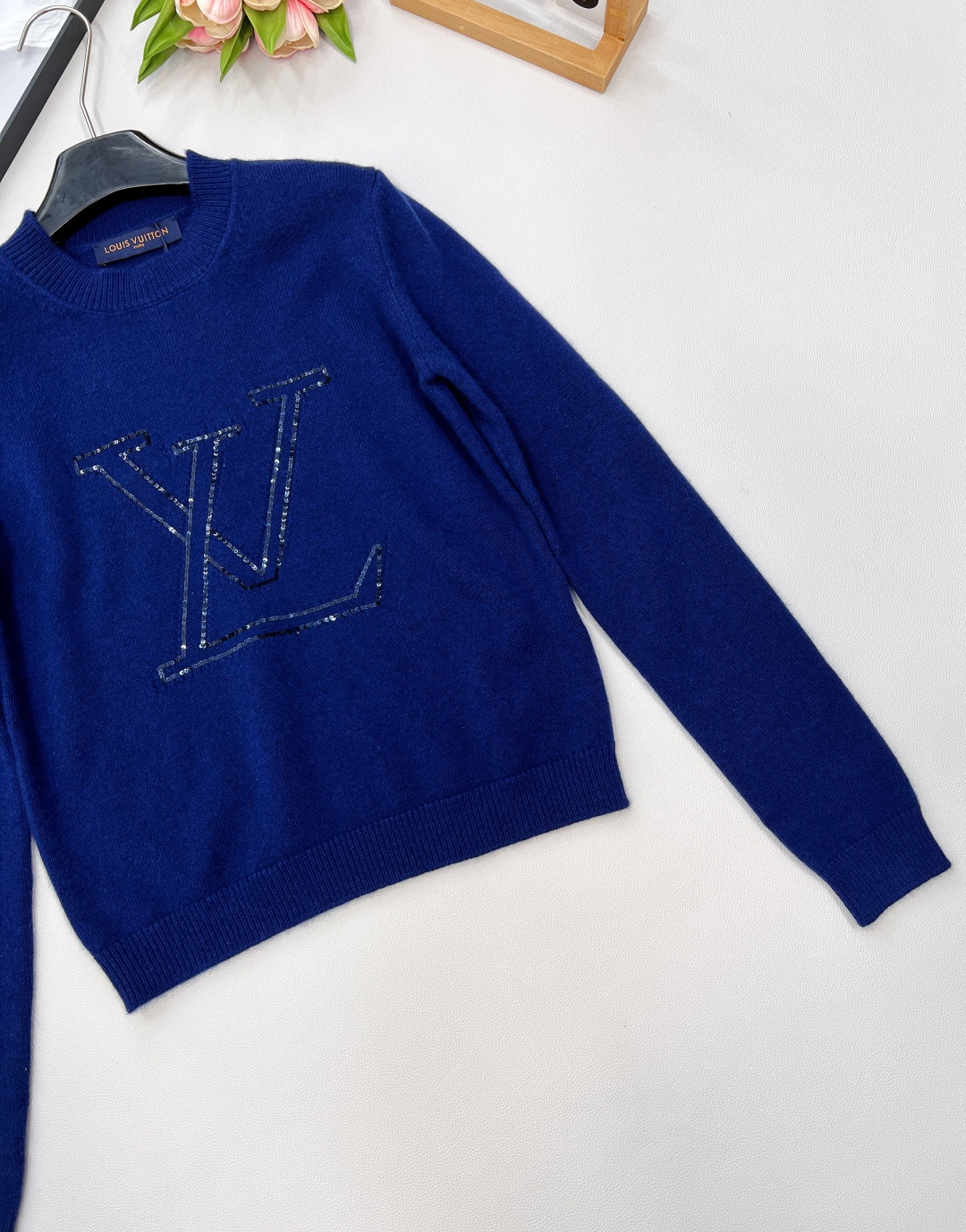 🆕Louis Vuitton新款亮片刺绣字母logo套头毛衣，定制YB羊绒羊毛纱线织造 质感高级 舒适柔