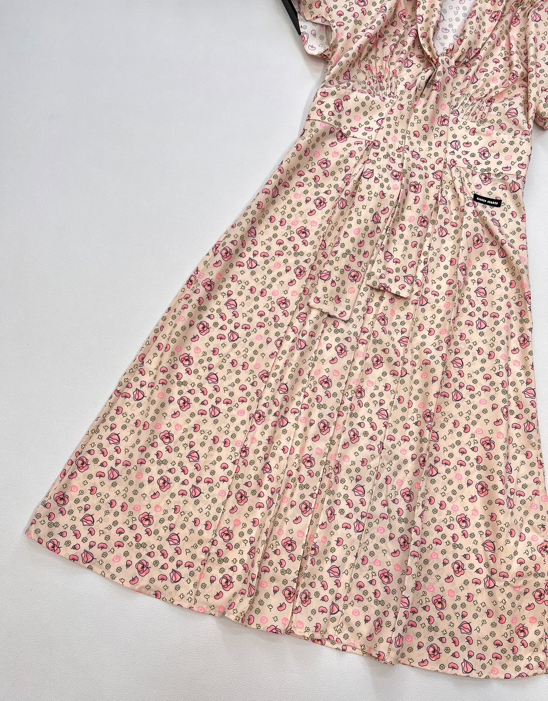 🆕Miumiu2025新款系带花边袖口碎花长裙，定制YB进口斜纹稠材质 冰爽透气 舒适有型 系带泡泡袖连