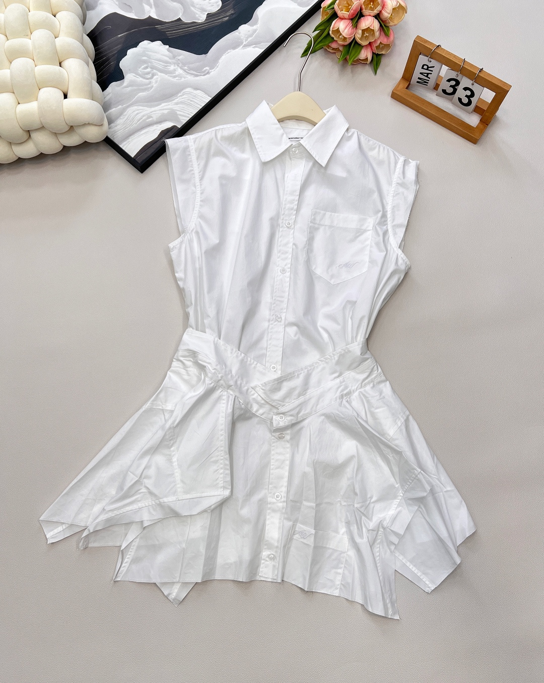 NO:437533,Alexander Wang 25Fw early autumn new irregular spliced ​​cotton poplin shirt skirt | Exclusive yb development!  High-end production!  The chest pocket is decorated with logo embroidery, custom logo buttons, the details of the whole piece are too heavy-duty, the style looks taller and slimmer, and the shape is also very high-end. One piece is enough to be highlighted when you go out. The three must-haves for sweet and cool girls!  Large-scale size sml, alexander wang, skirts, shirts, alexander wang19860909Alexander Wang 25Fw早秋新款不规则拼接棉府绸衬衫裙丨独家yb开发！高版出品！胸口口袋饰logo徽标刺绣,定制logo扣子,一整件的细节太重工啦,版型显高显瘦,造型也很高级,出门一件足够有亮点了,大王甜酷女孩必备三标齐全！大货出 尺码sml 编,,alexander wang,skirts,shirts,alexander wang,Women's clothing