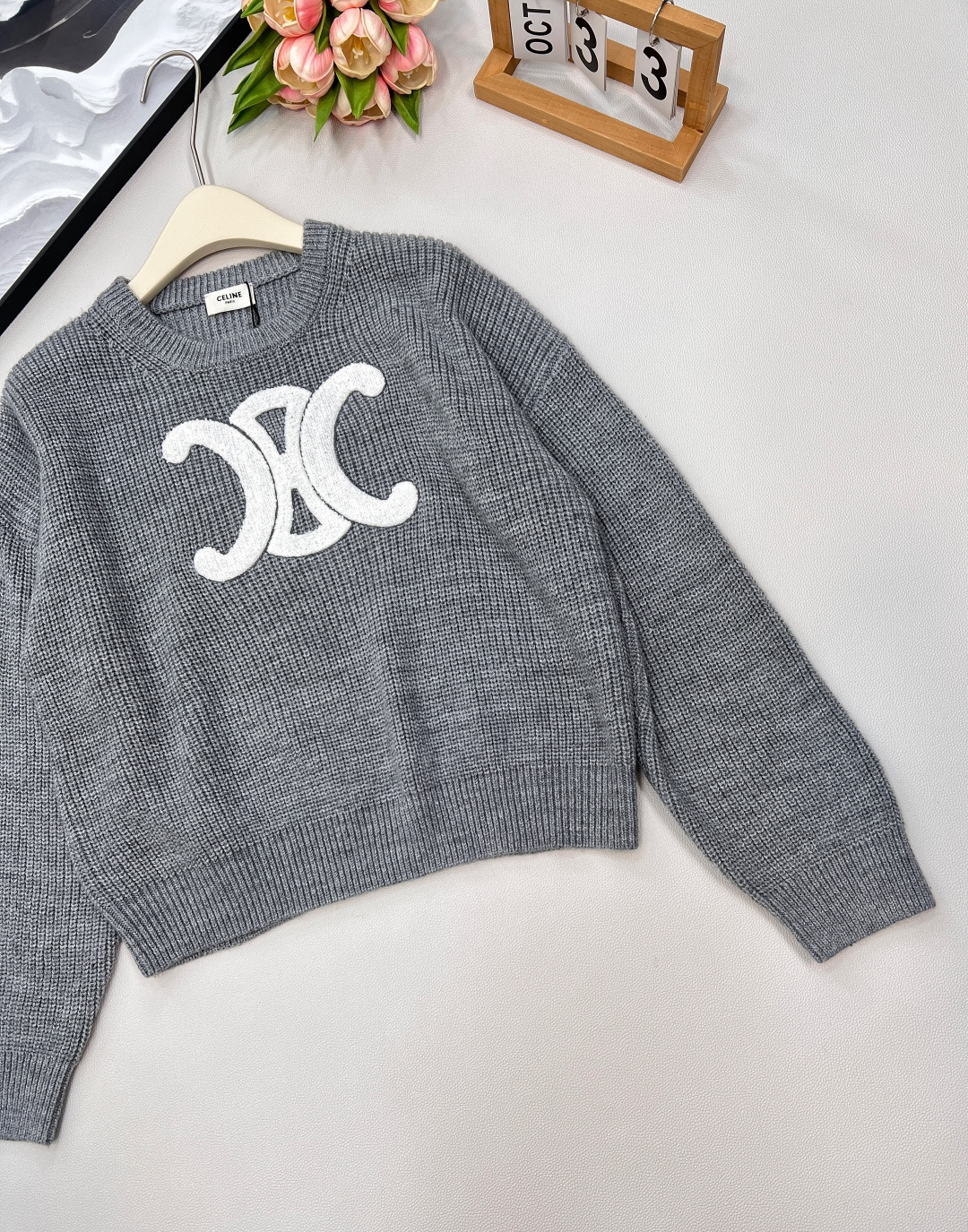 🆕Celine2025新款logo徽标百搭凯旋门套头毛衣定制YB羊毛针织材质 质感高级 舒适柔软 肌理明