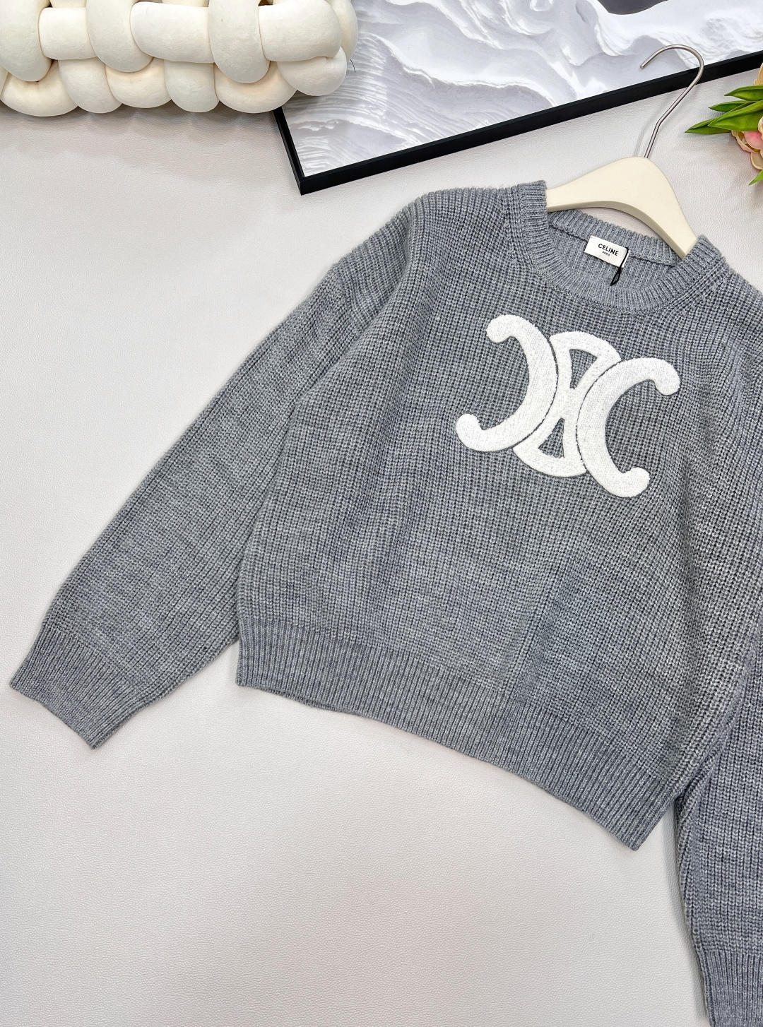 🆕Celine2025新款logo徽标百搭凯旋门套头毛衣定制YB羊毛针织材质 质感高级 舒适柔软 肌理明