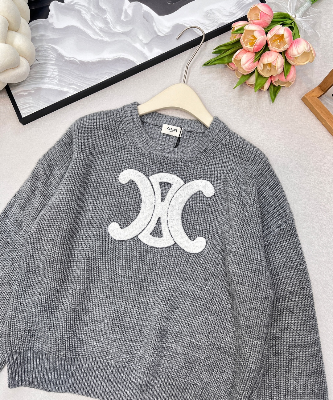 🆕Celine2025新款logo徽标百搭凯旋门套头毛衣定制YB羊毛针织材质 质感高级 舒适柔软 肌理明