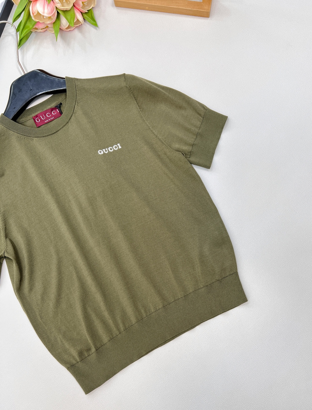 🆕Gucci2025新款徽标字母针织短袖，定制YB丝毛纱线织造 柔软亲肤 舒适有型 圆领针织短袖剪裁 美