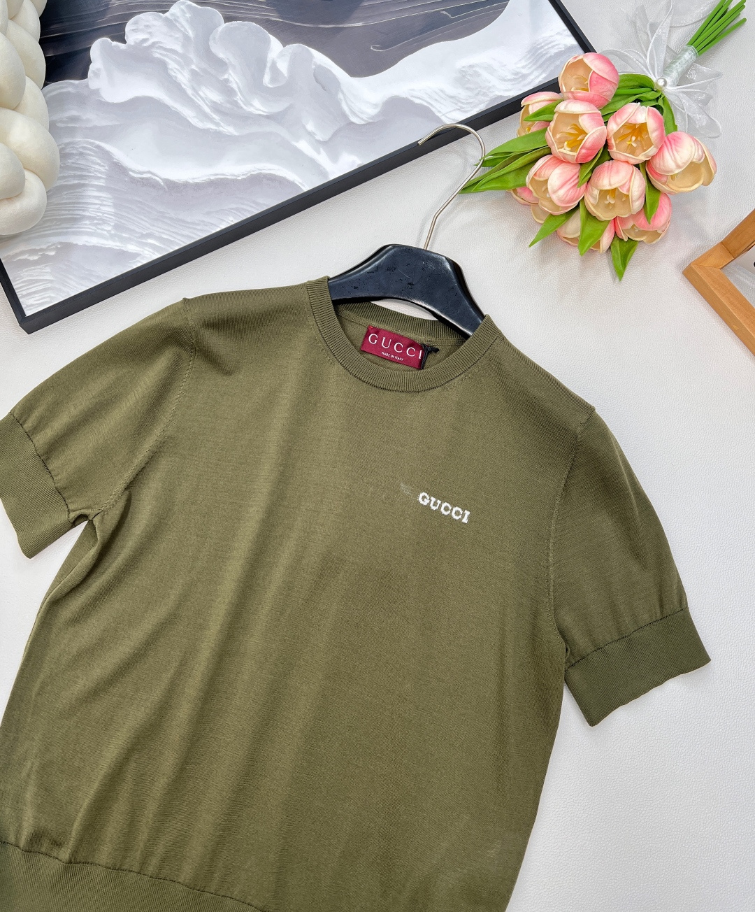 🆕Gucci2025新款徽标字母针织短袖，定制YB丝毛纱线织造 柔软亲肤 舒适有型 圆领针织短袖剪裁 美