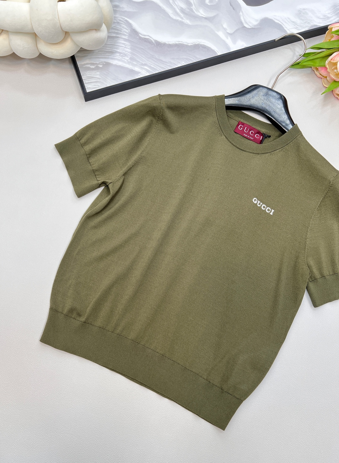 🆕Gucci2025新款徽标字母针织短袖，定制YB丝毛纱线织造 柔软亲肤 舒适有型 圆领针织短袖剪裁 美