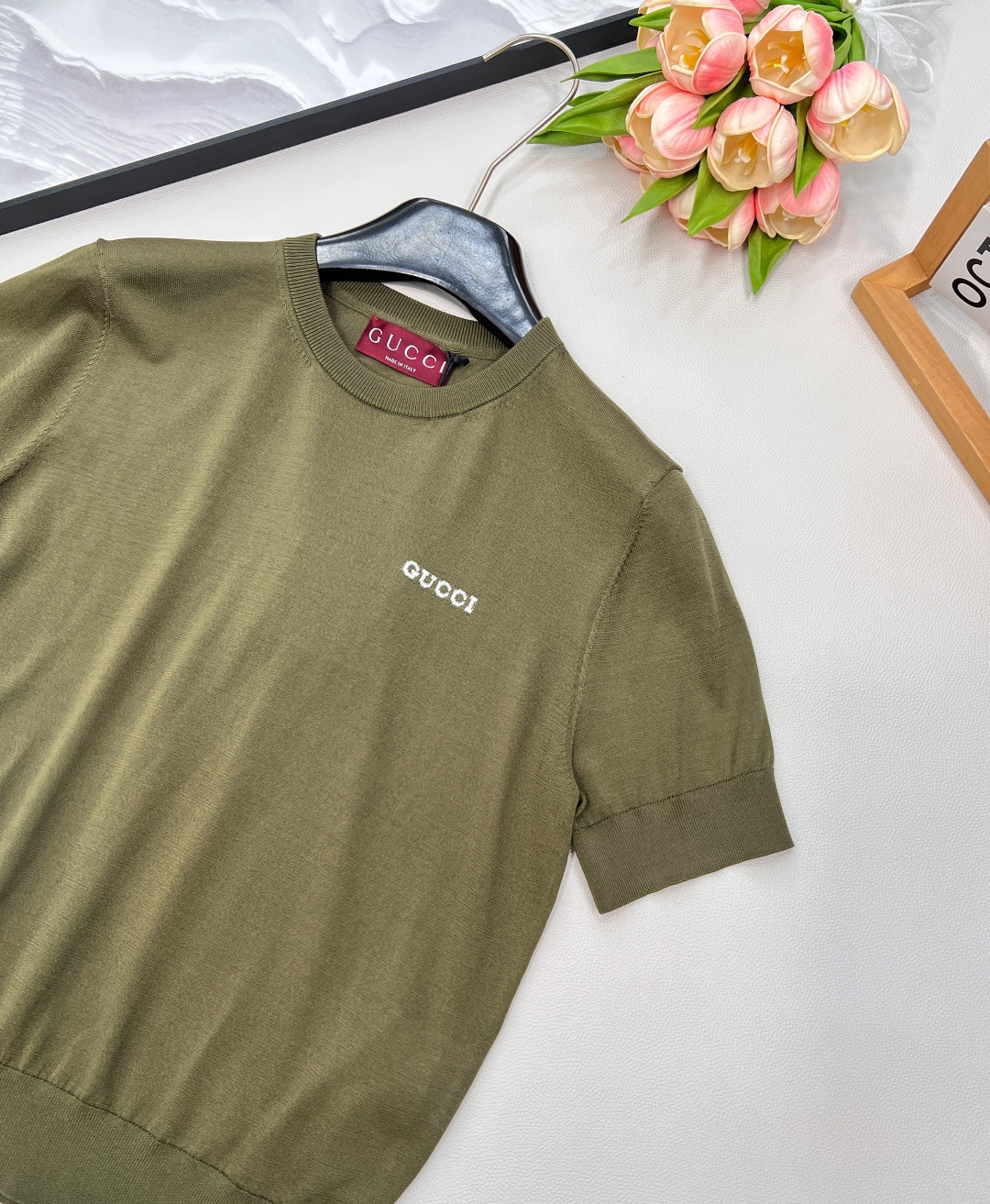 🆕Gucci2025新款徽标字母针织短袖，定制YB丝毛纱线织造 柔软亲肤 舒适有型 圆领针织短袖剪裁 美