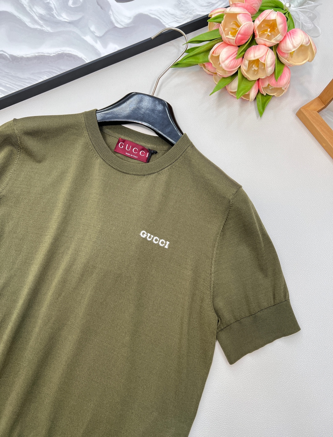 🆕Gucci2025新款徽标字母针织短袖，定制YB丝毛纱线织造 柔软亲肤 舒适有型 圆领针织短袖剪裁 美