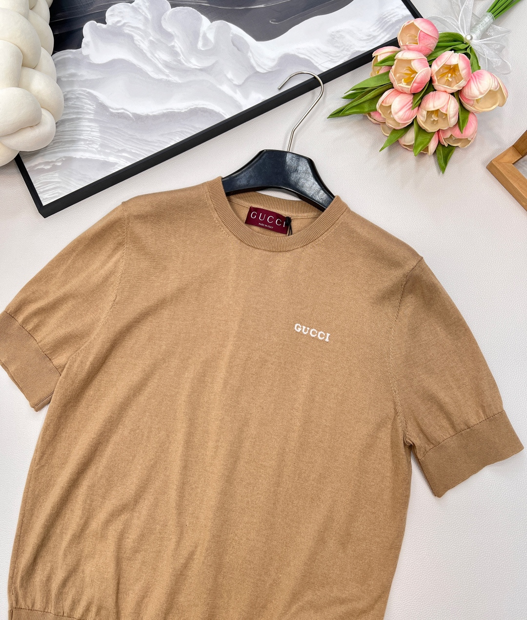 🆕Gucci2025新款徽标字母针织短袖，定制YB丝毛纱线织造 柔软亲肤 舒适有型 圆领针织短袖剪裁 美