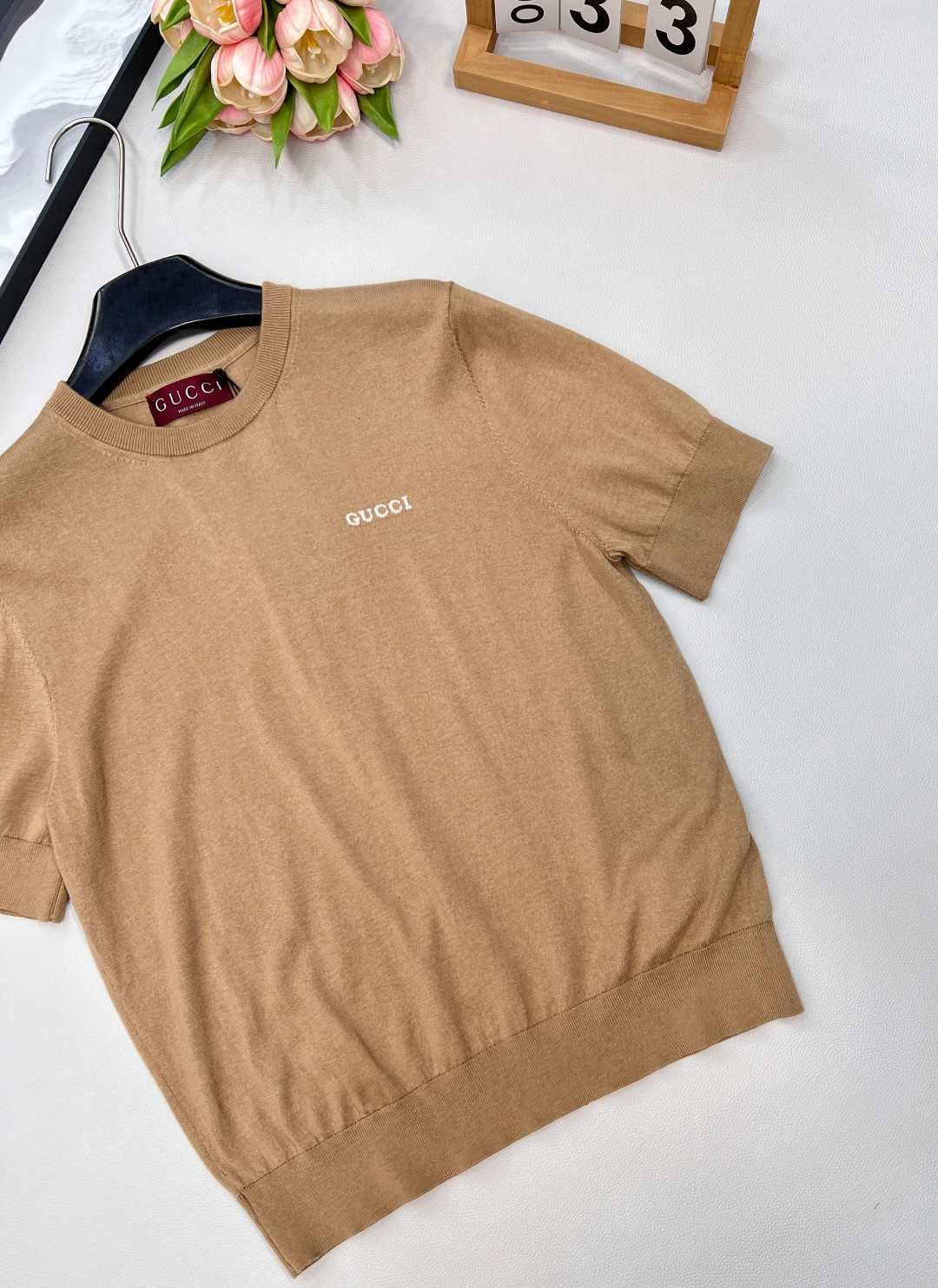 🆕Gucci2025新款徽标字母针织短袖，定制YB丝毛纱线织造 柔软亲肤 舒适有型 圆领针织短袖剪裁 美