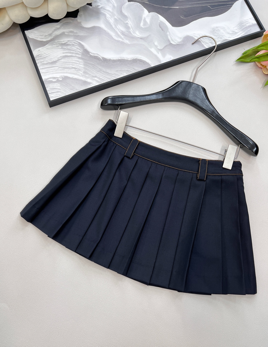 🆕Miumiu25Ss春夏新款汔军蓝学院风少女压褶短半裙丨⚠独家yb开发！高版出品！进口斜纹精纺面料质感