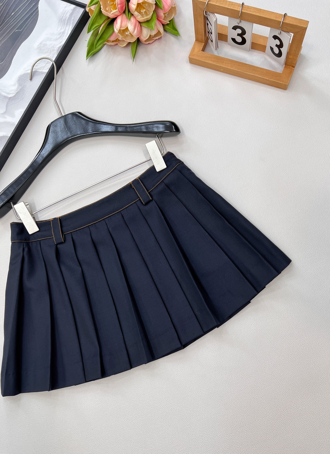 🆕Miumiu25Ss春夏新款汔军蓝学院风少女压褶短半裙丨⚠独家yb开发！高版出品！进口斜纹精纺面料质感