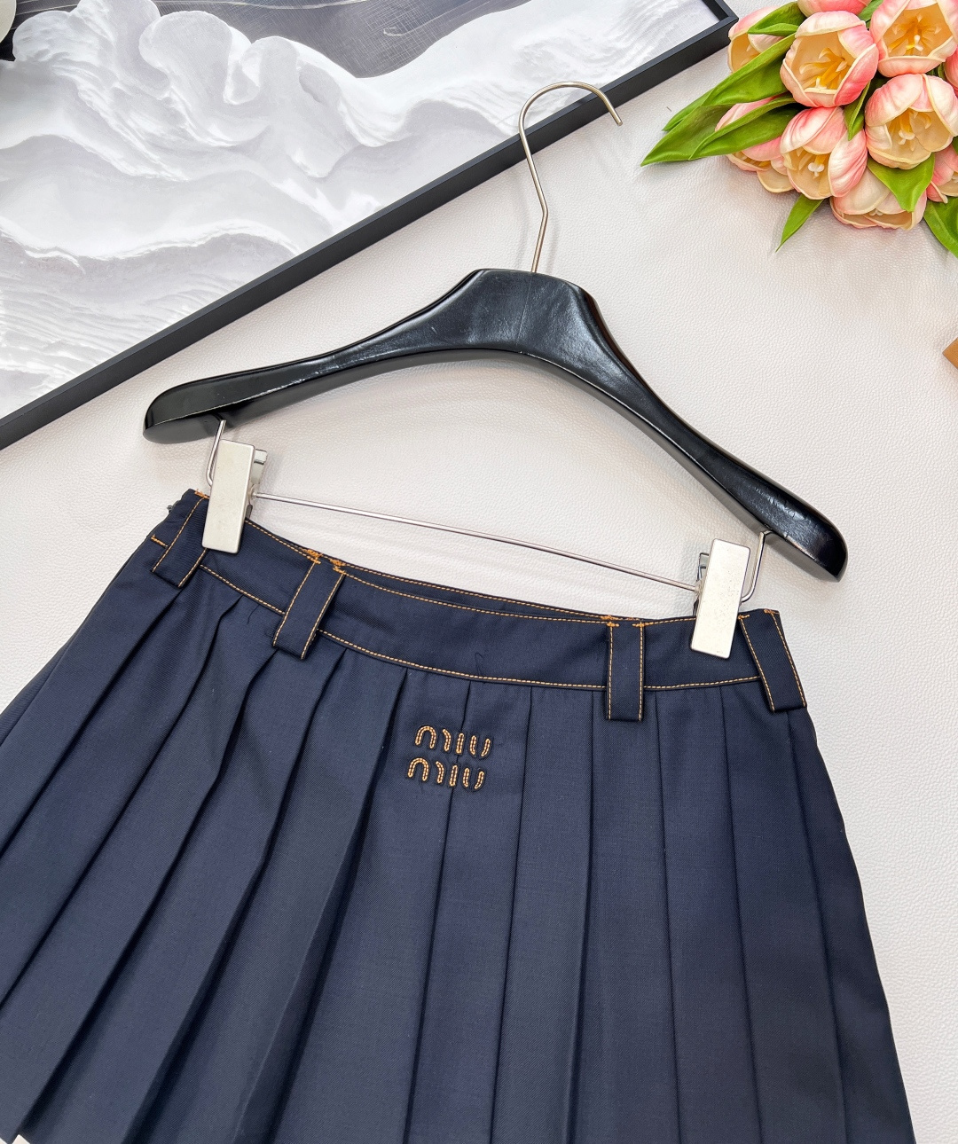 🆕Miumiu25Ss春夏新款汔军蓝学院风少女压褶短半裙丨⚠独家yb开发！高版出品！进口斜纹精纺面料质感