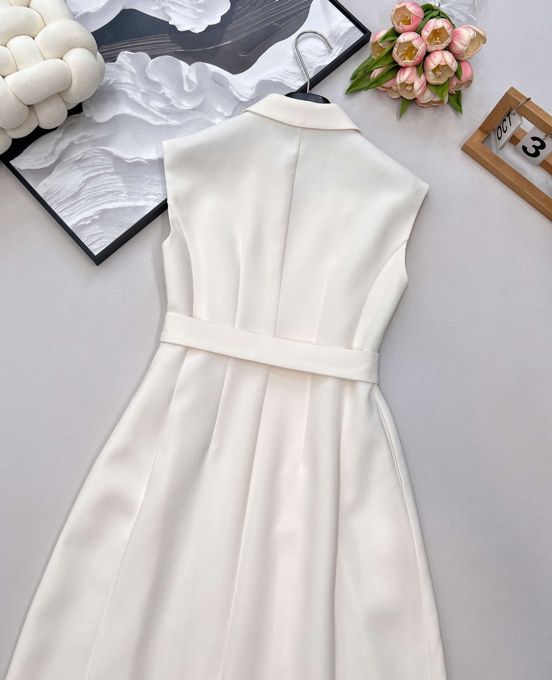 🆕dior2025新款西装式无袖连衣裙，优雅与干练的完美融合！经典迪奥基因注入全新设计，2025 新款侧