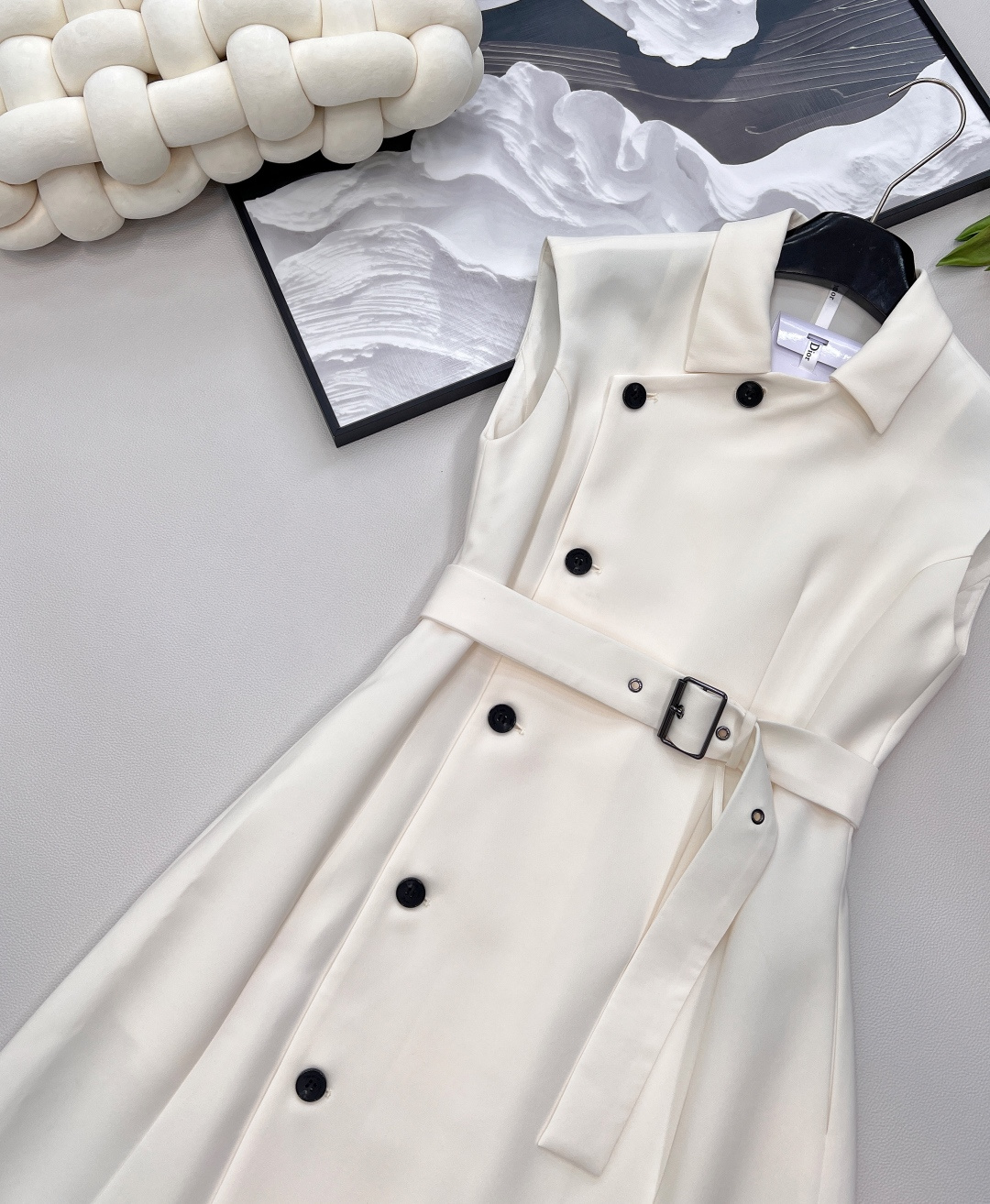 🆕dior2025新款西装式无袖连衣裙，优雅与干练的完美融合！经典迪奥基因注入全新设计，2025 新款侧