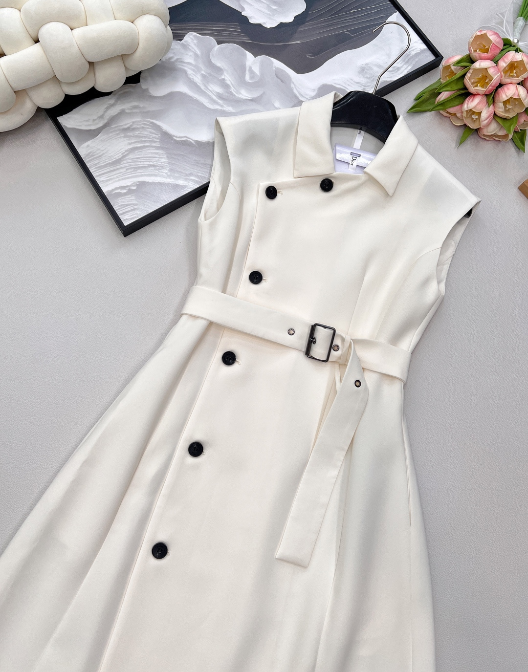 🆕dior2025新款西装式无袖连衣裙，优雅与干练的完美融合！经典迪奥基因注入全新设计，2025 新款侧