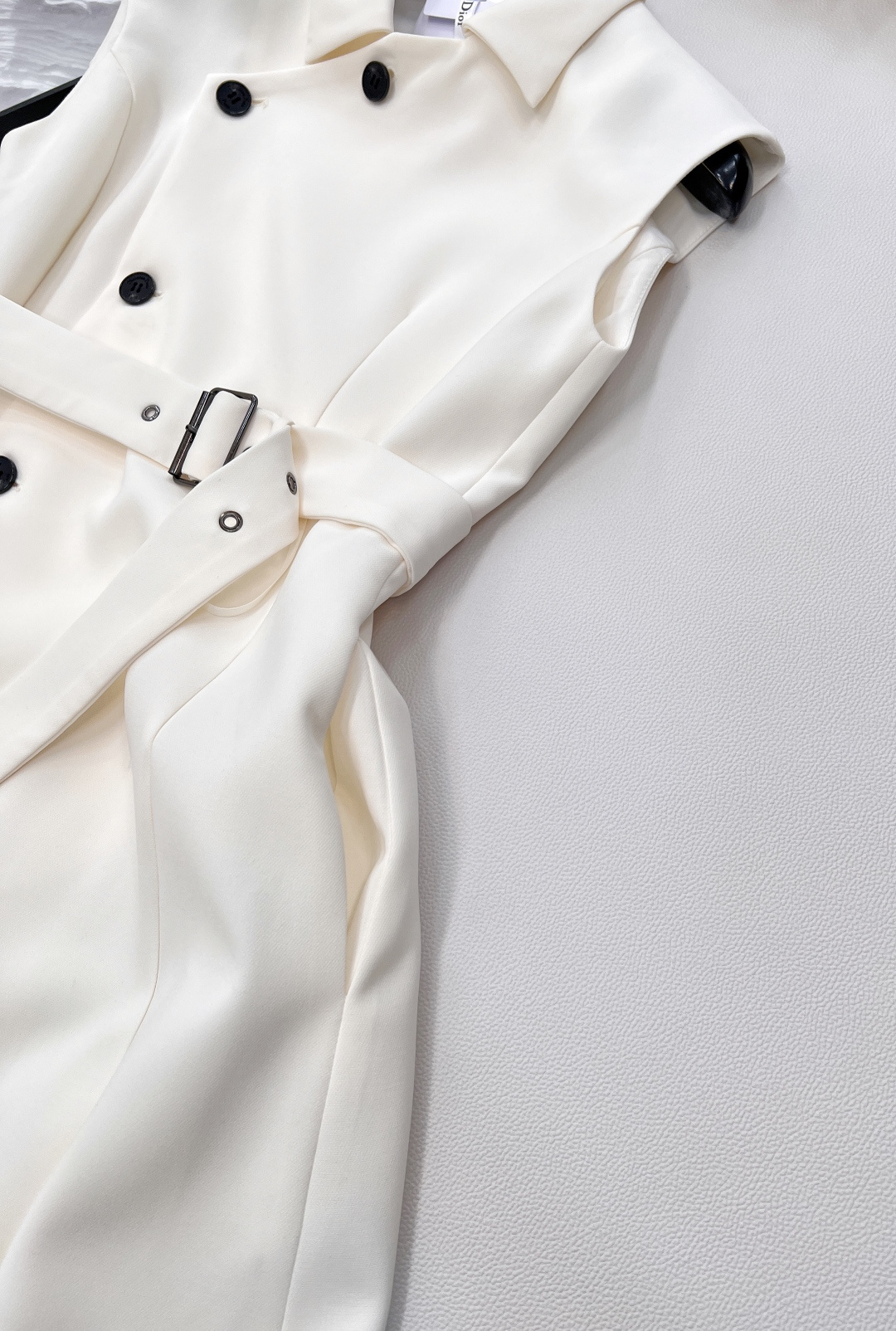 🆕dior2025新款西装式无袖连衣裙，优雅与干练的完美融合！经典迪奥基因注入全新设计，2025 新款侧