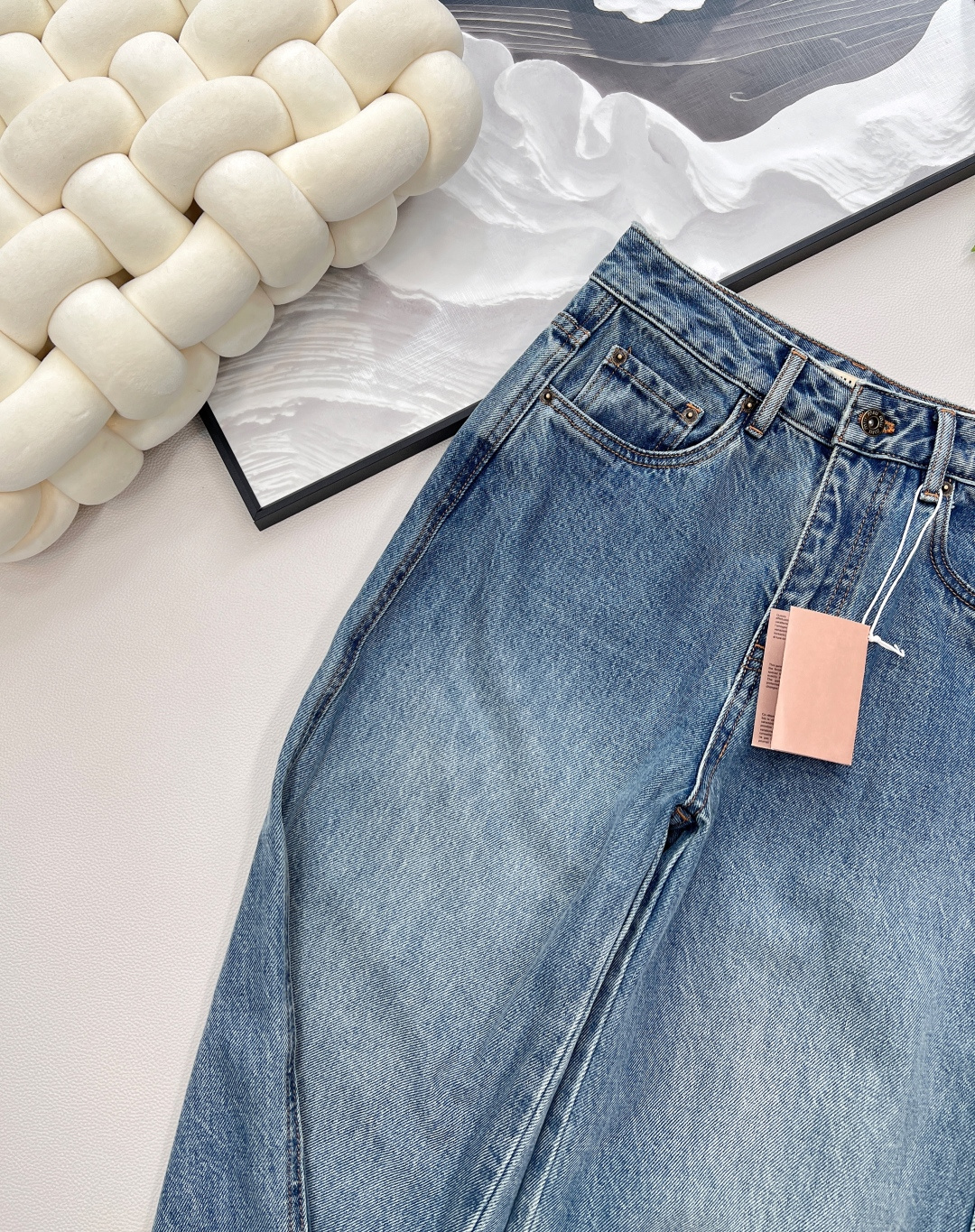 🆕miumiu新款后撞色假口袋直筒高腰显瘦牛仔裤独家高版出品！自带摩登复古感，日常搭配调性满满！日常又百