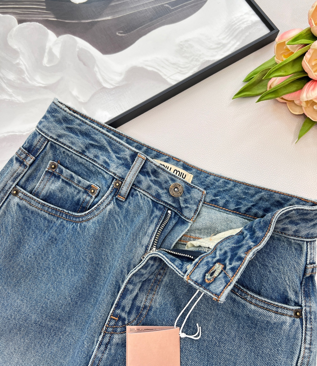 🆕miumiu新款后撞色假口袋直筒高腰显瘦牛仔裤独家高版出品！自带摩登复古感，日常搭配调性满满！日常又百