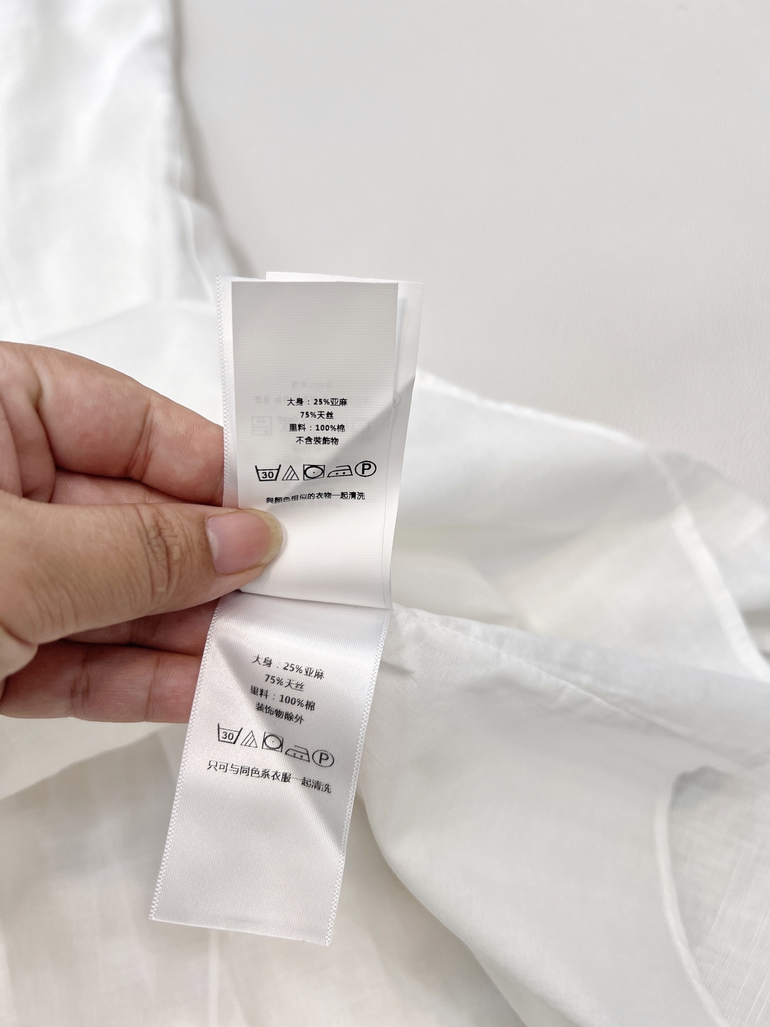 🆕Ralph Lauren新款战马刺绣无袖连衣裙，宛如一件行走的艺术品，于无声处彰显非凡品味。 甄选上乘