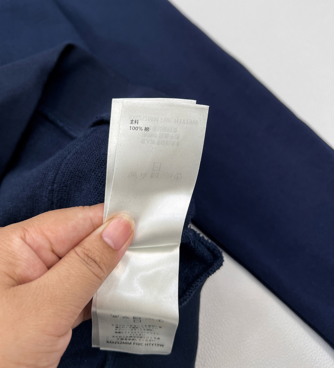 🆕 LOUIS VUITTON ski滑雪系列丝带花绳印花连帽卫衣，本款棉质连帽衫为风帽内部抽绳铺陈素雅