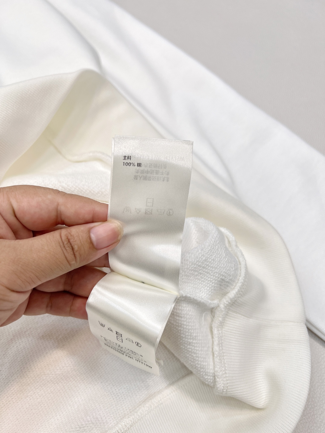 🆕 LOUIS VUITTON ski滑雪系列丝带花绳印花连帽卫衣，本款棉质连帽衫为风帽内部抽绳铺陈素雅