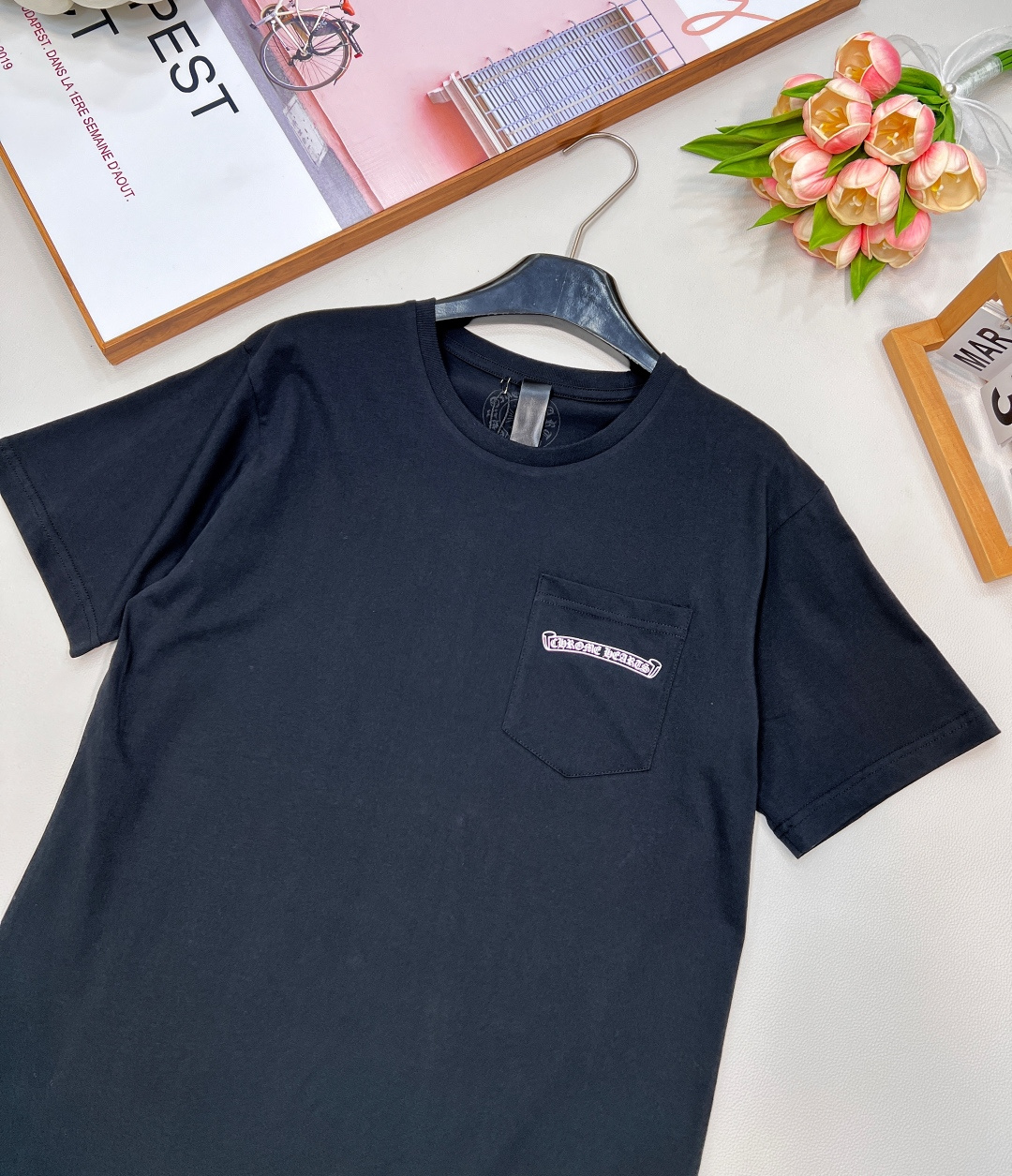 🆕Chrome hearts 克罗心经典永不过时的后背印花短袖时尚圈瞬息万变，但克罗心的魅力却始终如一。