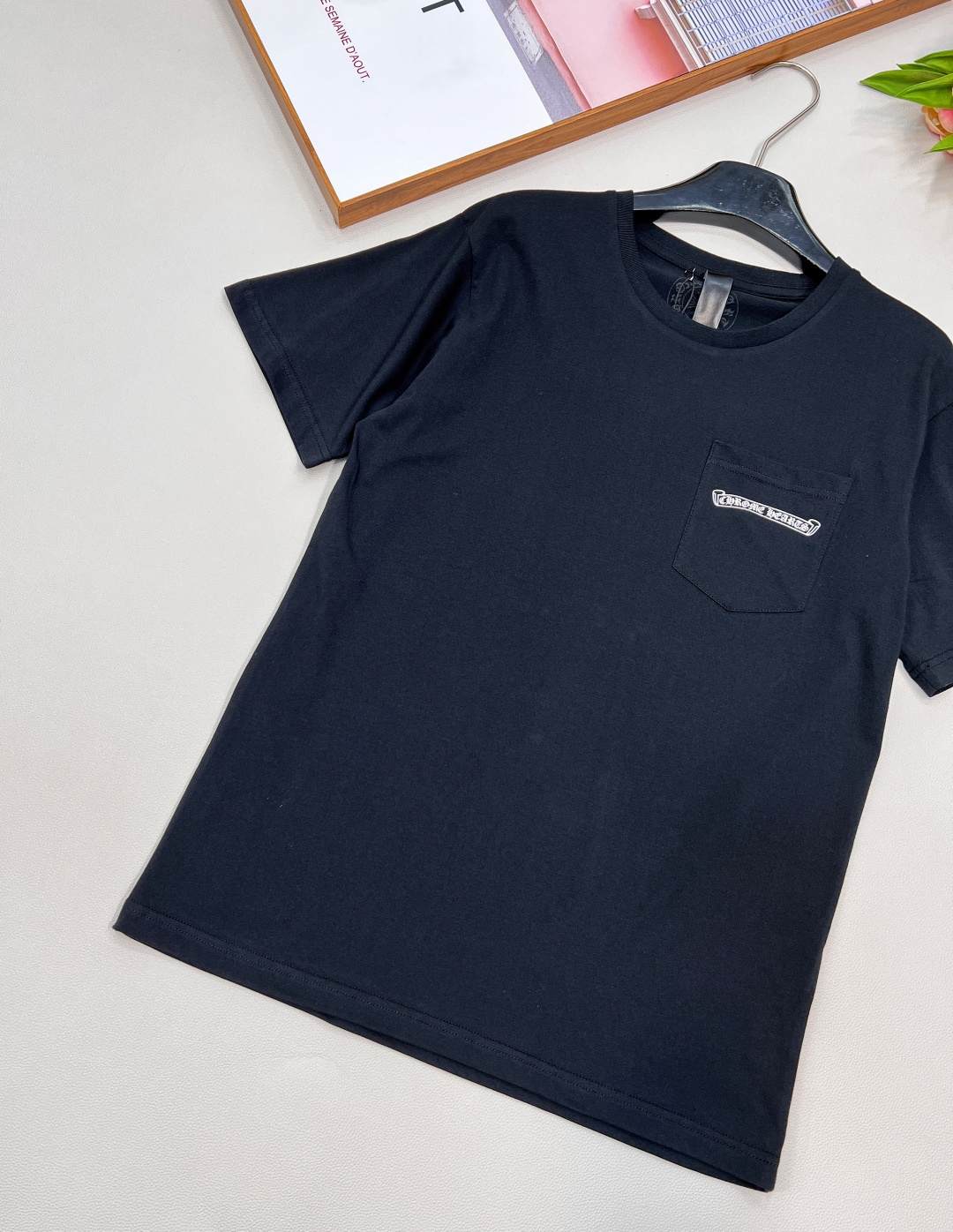 🆕Chrome hearts 克罗心经典永不过时的后背印花短袖时尚圈瞬息万变，但克罗心的魅力却始终如一。