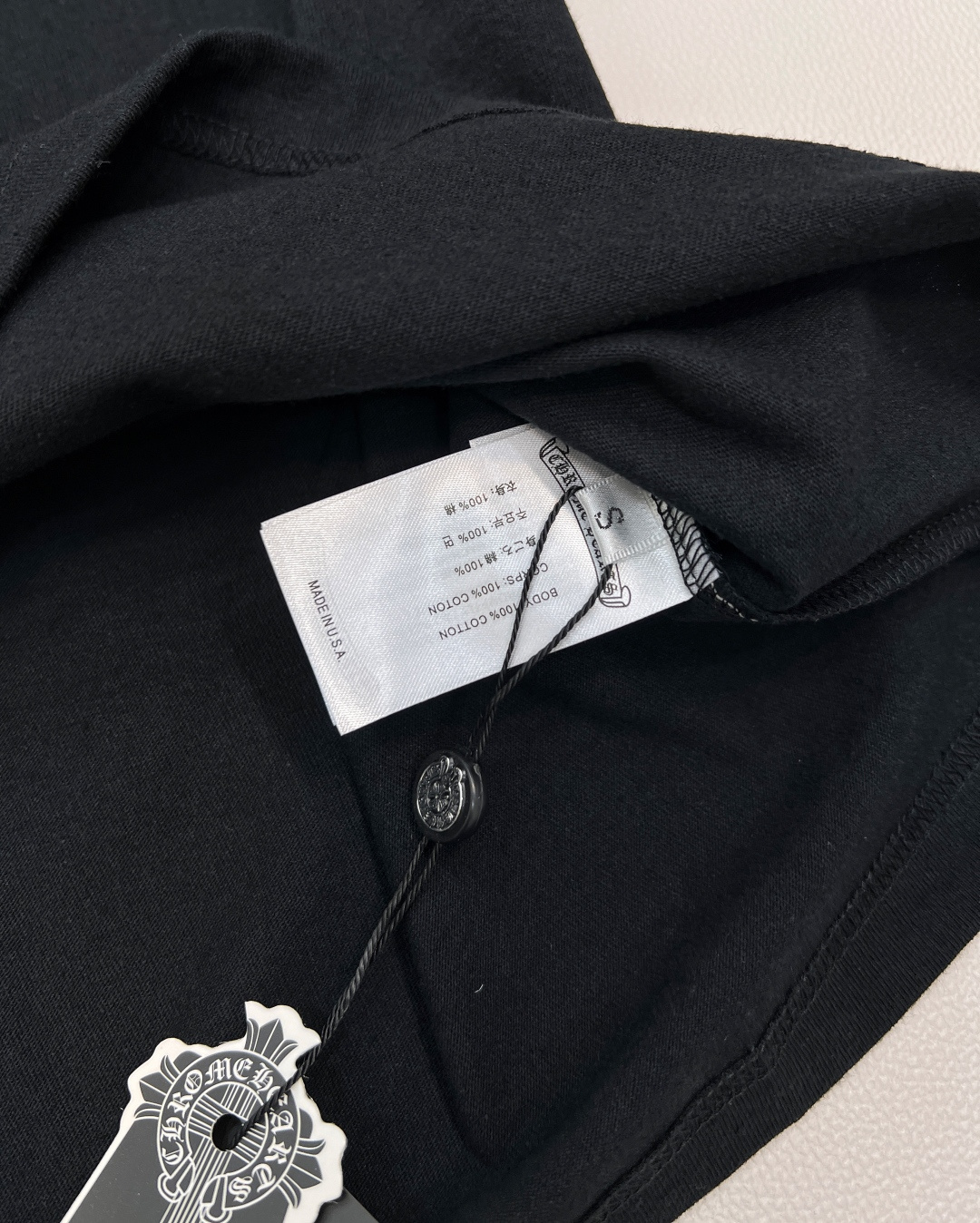 🆕Chrome Hearts 新款口袋刺绣字母T恤短袖，将克罗心的经典元素与时尚潮流完美融合。 面料亲肤