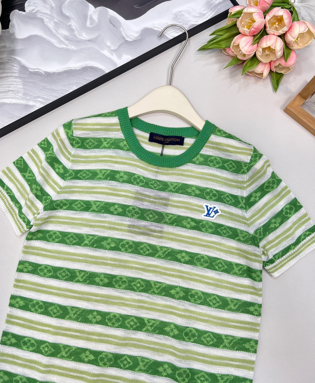 🆕Louis Vuitton新款撞色条纹微透提花针织短袖定制纱线织造 质感冰爽透气 针织短袖上衣剪裁 通