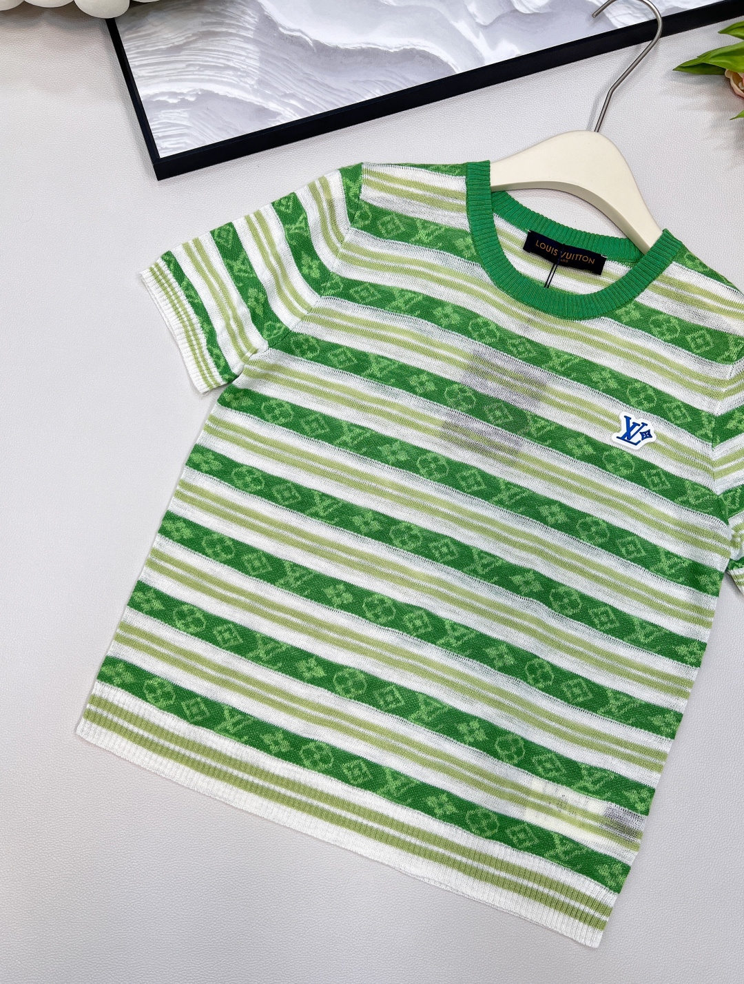 🆕Louis Vuitton新款撞色条纹微透提花针织短袖定制纱线织造 质感冰爽透气 针织短袖上衣剪裁 通