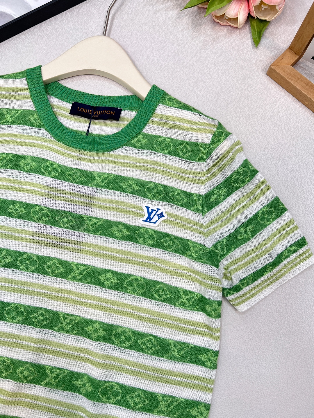 🆕Louis Vuitton新款撞色条纹微透提花针织短袖定制纱线织造 质感冰爽透气 针织短袖上衣剪裁 通