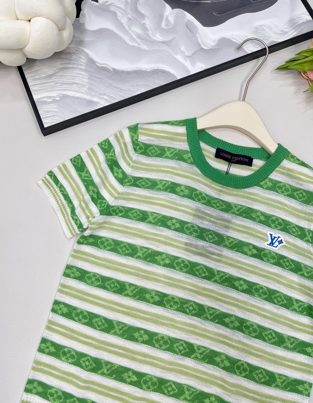 🆕Louis Vuitton新款撞色条纹微透提花针织短袖定制纱线织造 质感冰爽透气 针织短袖上衣剪裁 通