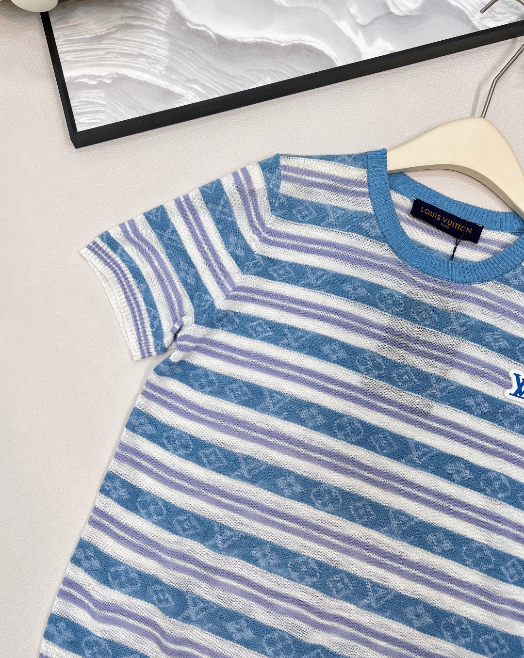 🆕Louis Vuitton新款撞色条纹微透提花针织短袖定制纱线织造 质感冰爽透气 针织短袖上衣剪裁 通