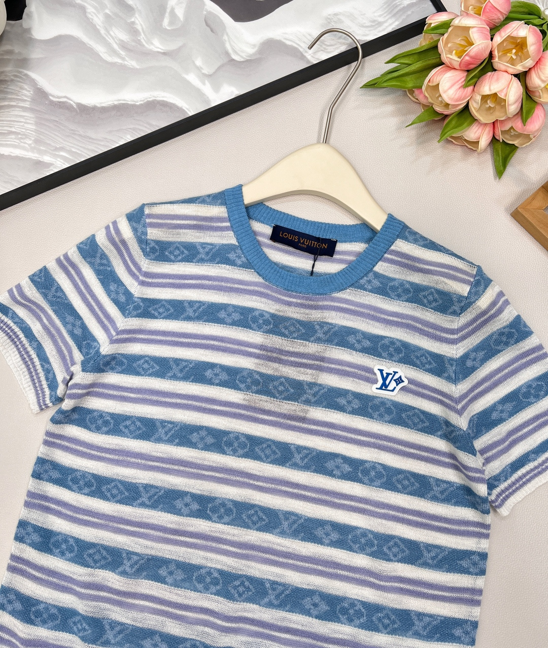 🆕Louis Vuitton新款撞色条纹微透提花针织短袖定制纱线织造 质感冰爽透气 针织短袖上衣剪裁 通