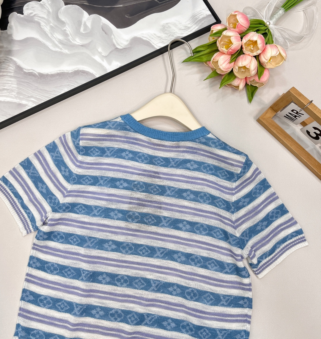 🆕Louis Vuitton新款撞色条纹微透提花针织短袖定制纱线织造 质感冰爽透气 针织短袖上衣剪裁 通