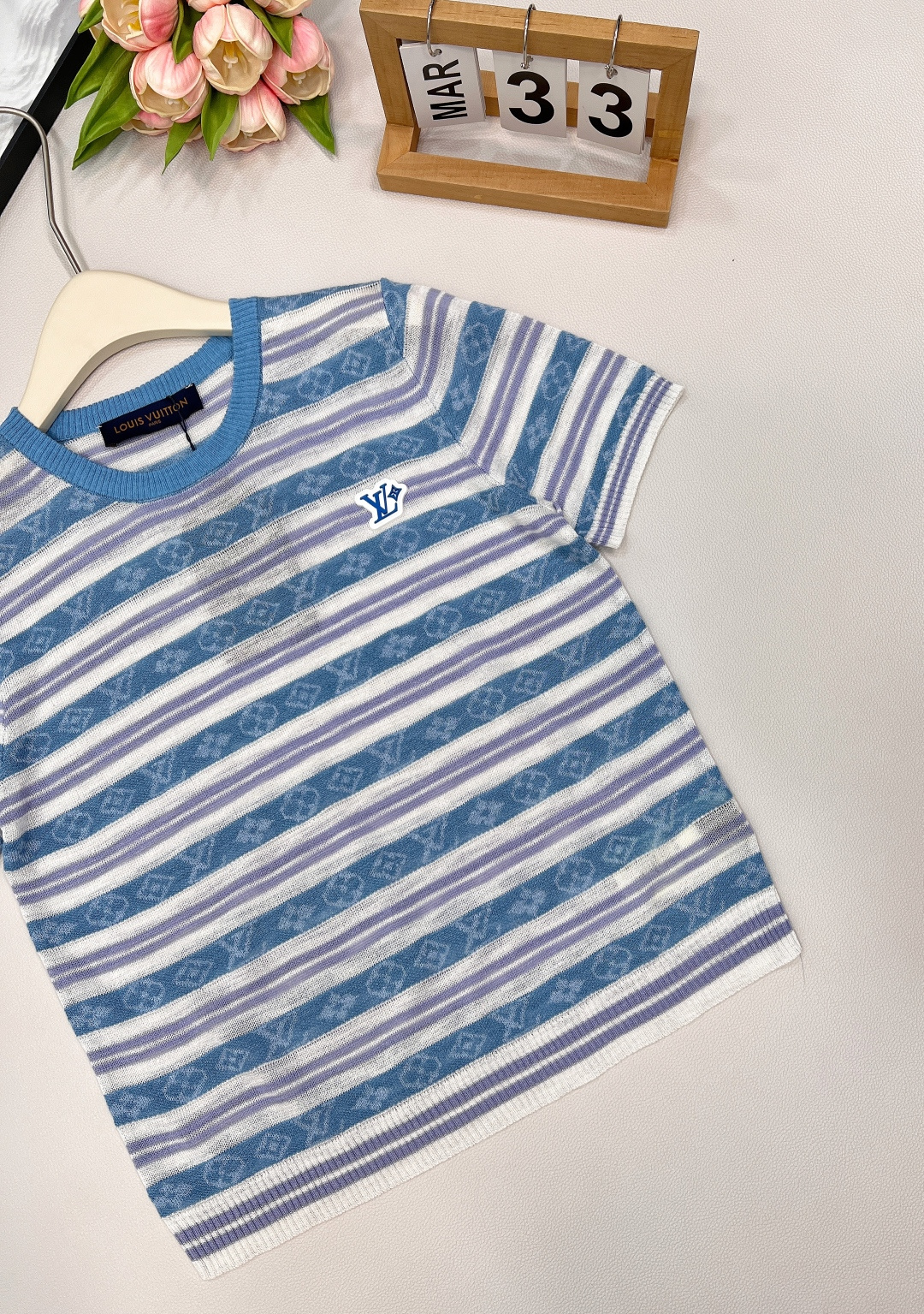 🆕Louis Vuitton新款撞色条纹微透提花针织短袖定制纱线织造 质感冰爽透气 针织短袖上衣剪裁 通