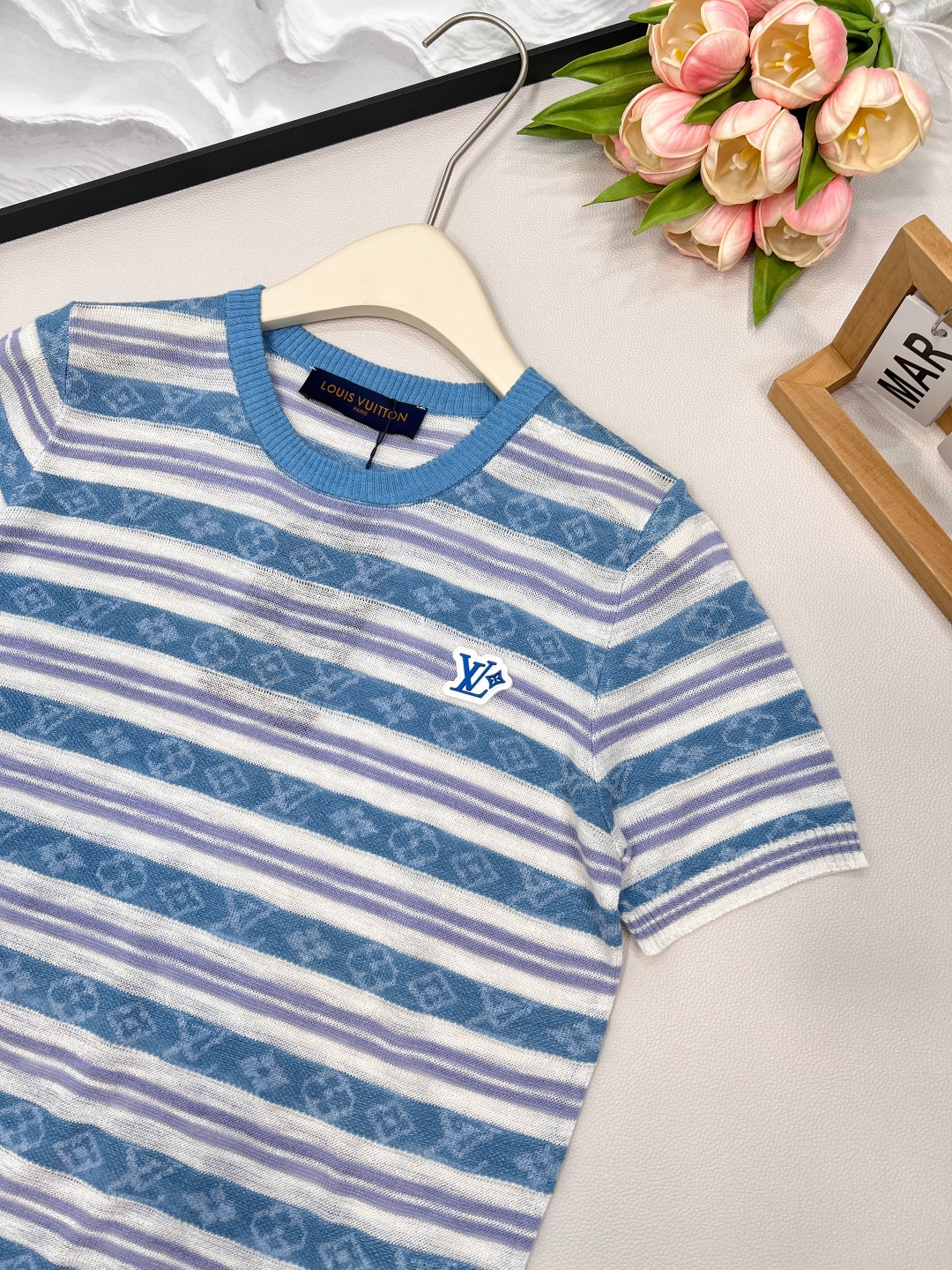 🆕Louis Vuitton新款撞色条纹微透提花针织短袖定制纱线织造 质感冰爽透气 针织短袖上衣剪裁 通